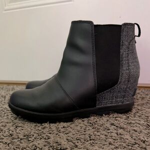 Sorel Joan of Arctic Wedge Chelsea Booties Youth Black Leather Size 5 =Women 6.5